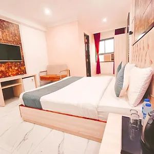 Hotel The Almora International -with Free Airport Transffer, New Delhi